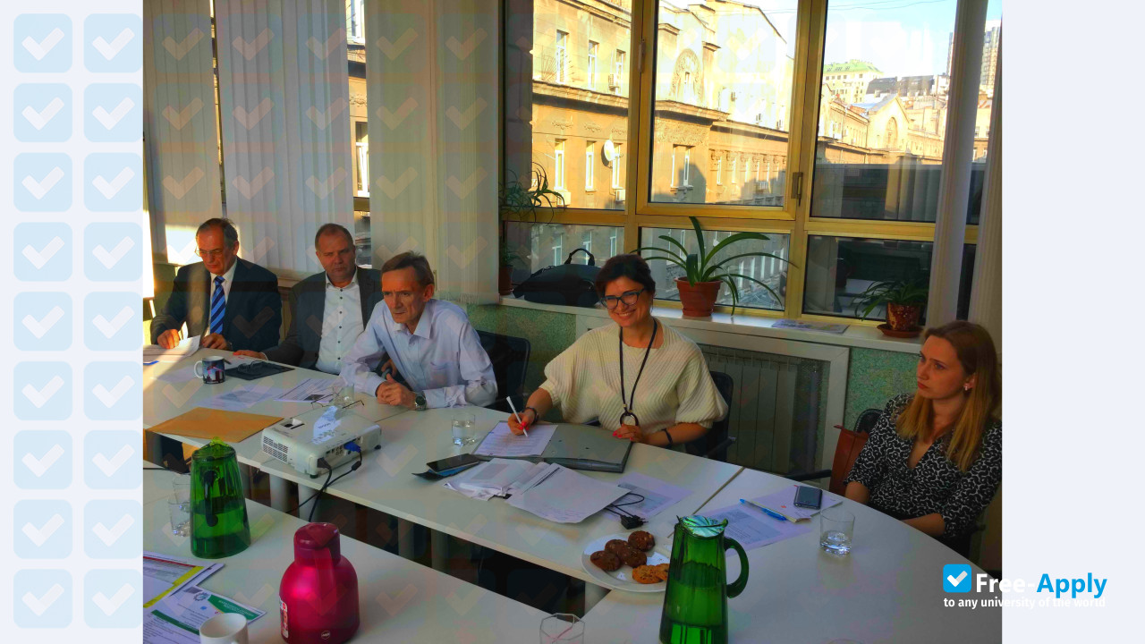 Foto de la Kyiv Economic Management Institute LLC #2