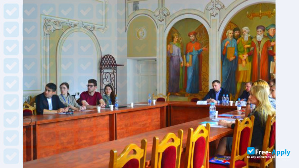 Foto de la The National University of Ostroh Academy #4