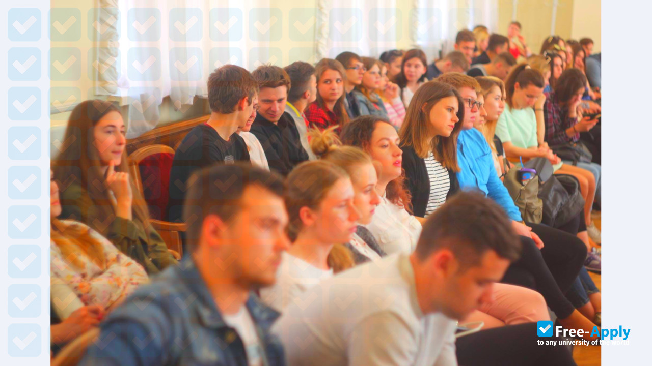 Photo de l’Kyiv National Economic University #7