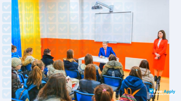 Foto de la Kyiv National University of Culture and Arts #3