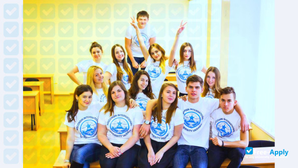 Foto de la Wisconsin International University in Ukraine #14