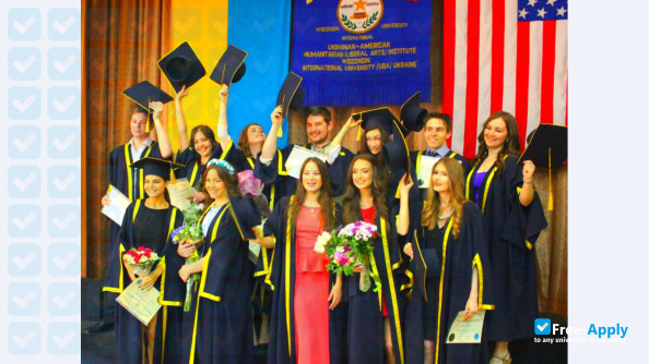 Foto de la Wisconsin International University in Ukraine #5