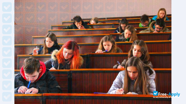 Foto de la Wisconsin International University in Ukraine #11