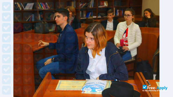 Foto de la Wisconsin International University in Ukraine #7