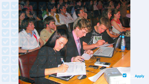 Foto de la Wisconsin International University in Ukraine #4