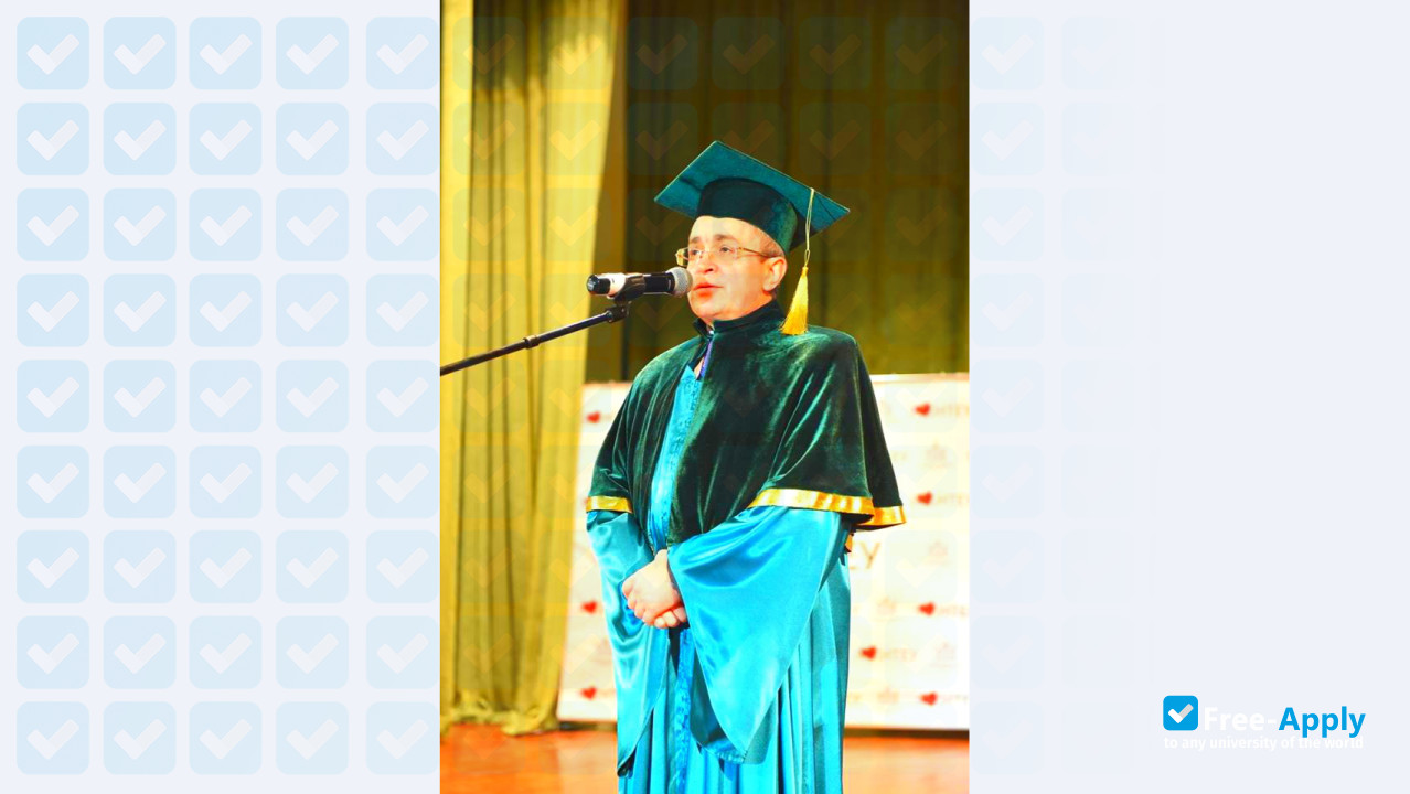Foto de la Kyiv National Trade Economic University #4
