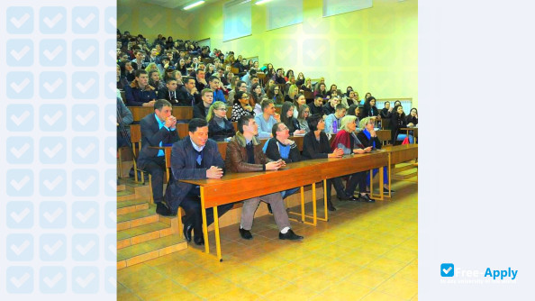 Foto de la Kyiv National Trade Economic University #2
