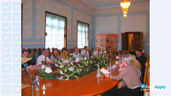 Chernivtsi Trade and Economic Institute of the Kiev National Trade and Economic University photo #11