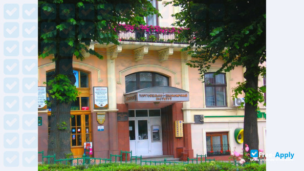 Chernivtsi Trade and Economic Institute of the Kiev National Trade and Economic University photo #3
