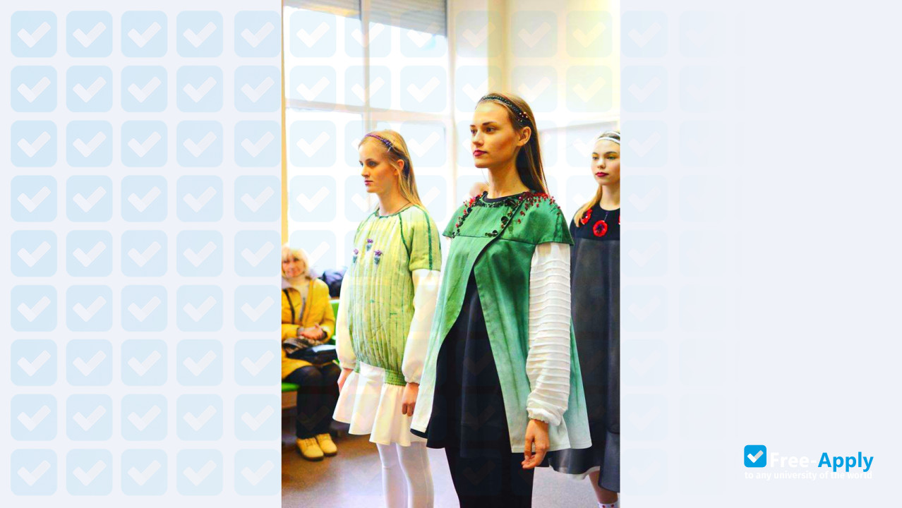 Photo de l’Kyiv State Institute of Decorative Arts and Design Michael Boychuk #5
