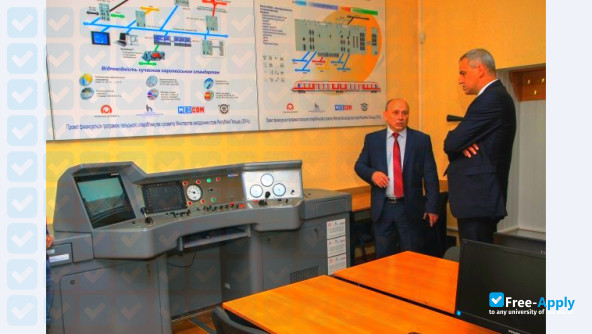 Foto de la Kharkiv State Academy of Railway Transport #2