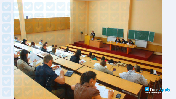 Foto de la Ternopil National Economy University #7