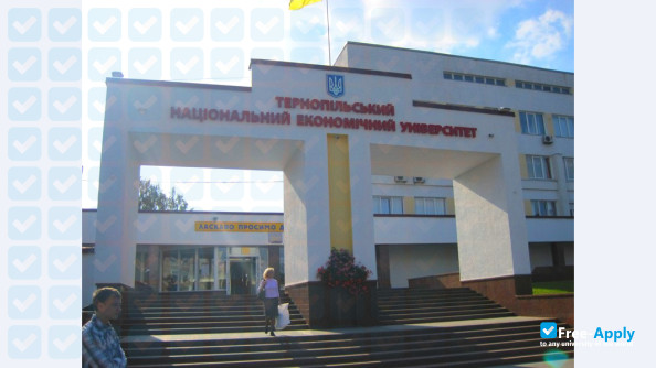 Foto de la Ternopil National Economy University #8
