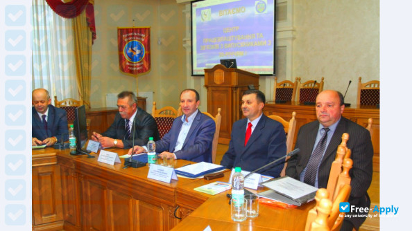 Photo de l’Ternopil National Economy University #3