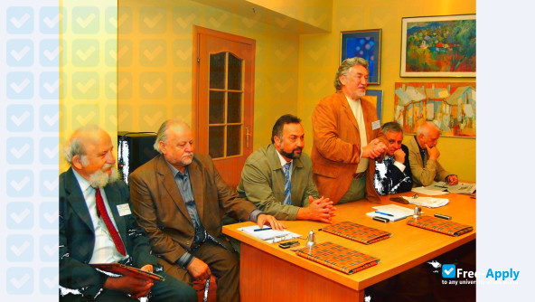 Foto de la Transcarpathian Art Institute #3