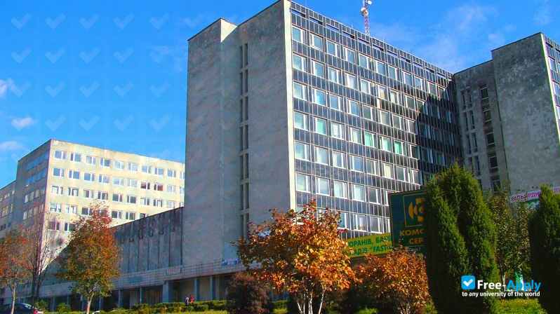 Foto de la Ternopil Ivan Pul'uj National Technical University #6