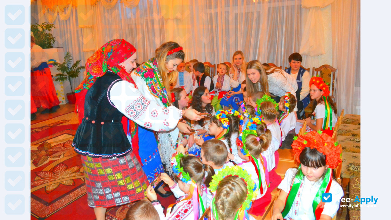 Університет економіки і підприємництва photo