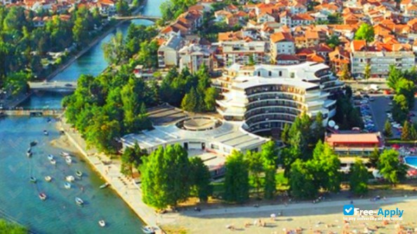Photo de l’International University of Struga #4