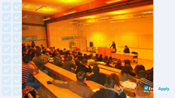 Foto de la South Eastern European University #1