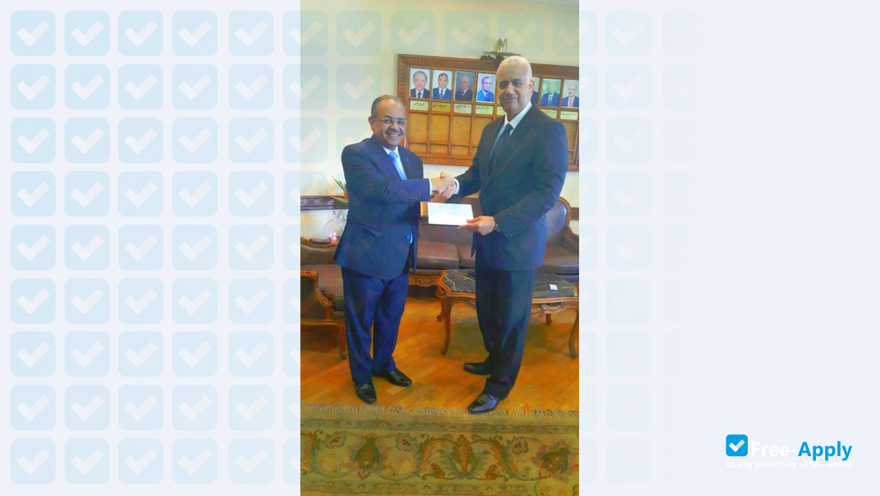 Foto de la Alexandria University #5
