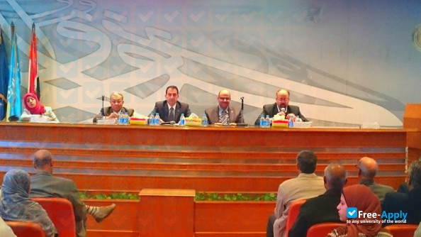 Foto de la Alexandria University #9
