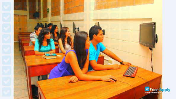 Photo de l’Modern University for Technology and Information #13