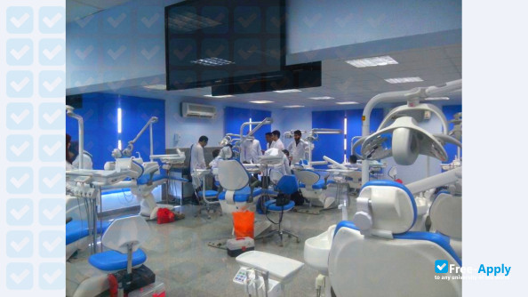 Photo de l’Modern University for Technology and Information #9