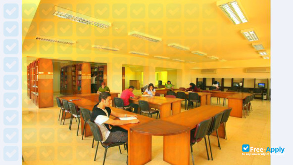 Cairo Higher Institute for Engineering, Computer Science & Management фотография №8