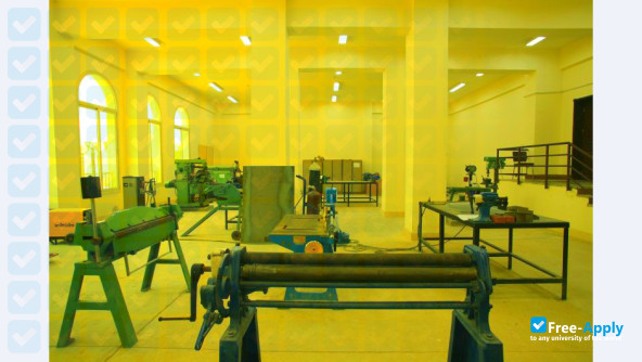 Foto de la Cairo Higher Institute for Engineering, Computer Science & Management #5