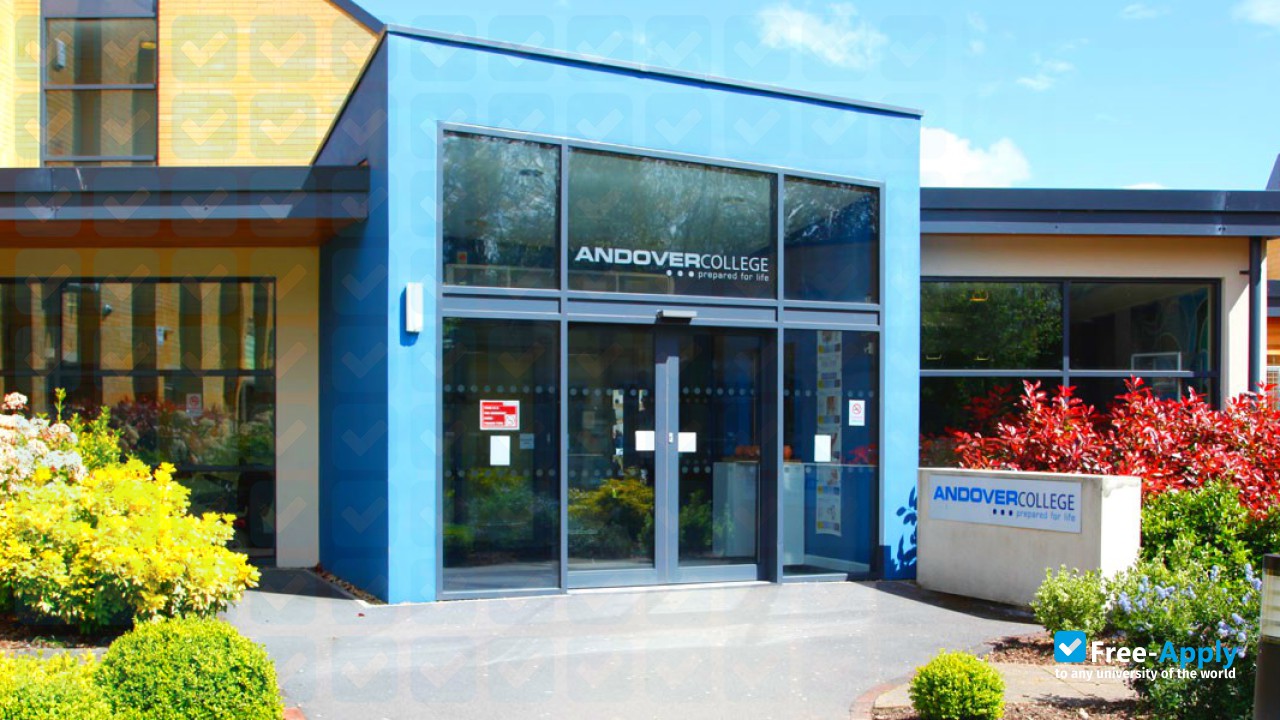 Andover College photo #4