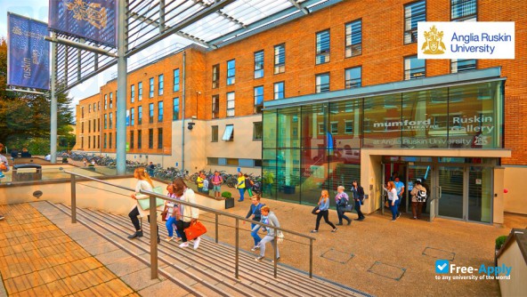 Anglia Ruskin University photo #9
