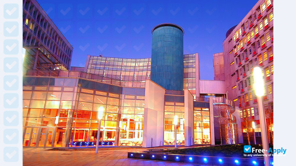 Glasgow Caledonian University photo #5