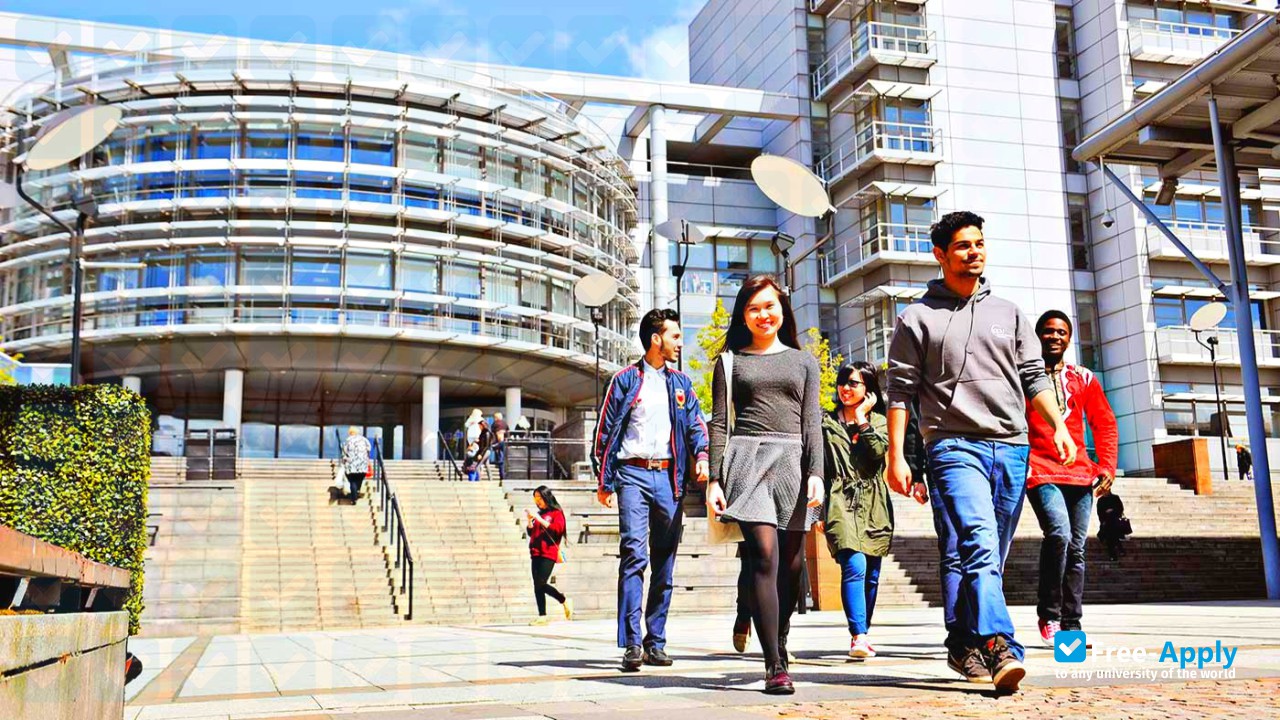 Glasgow Caledonian University photo
