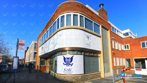 Foto de la Girne American University Canterbury #8