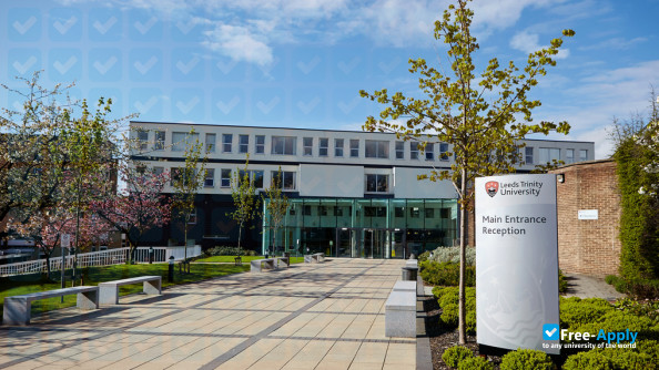 Leeds Trinity University photo #3