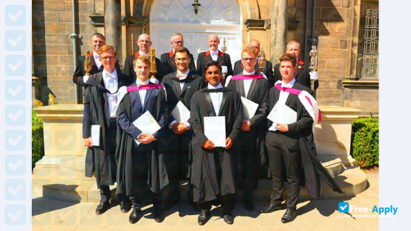 Foto de la St Salvator's Quad at the University of St Andrews #4