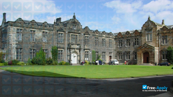 St Salvator's Quad at the University of St Andrews фотография №7