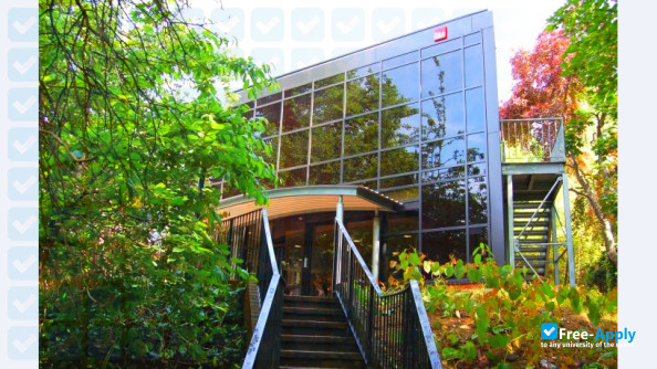 Foto de la British College of Osteopathic Medicine #15