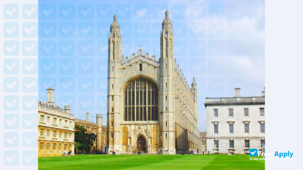 Foto de la The iconic King's College Chapel of the University of Cambridge #4