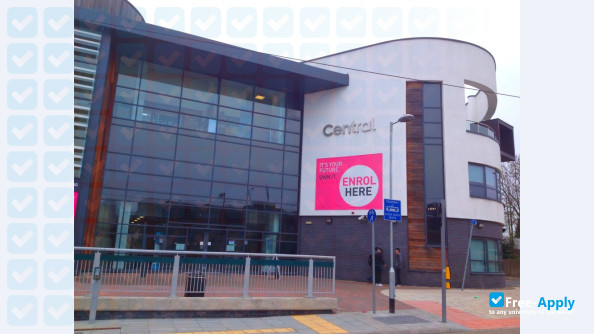 Foto de la Central College Nottingham #11