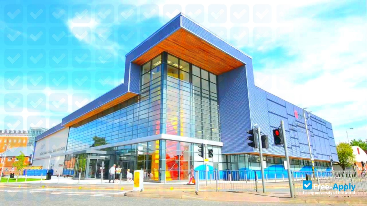 De Montfort University фотография №7