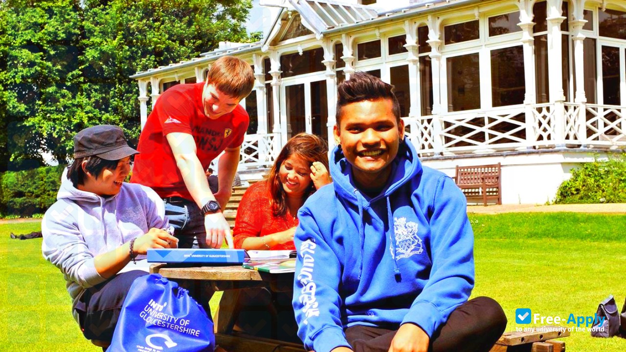 Foto de la University of Gloucestershire #3