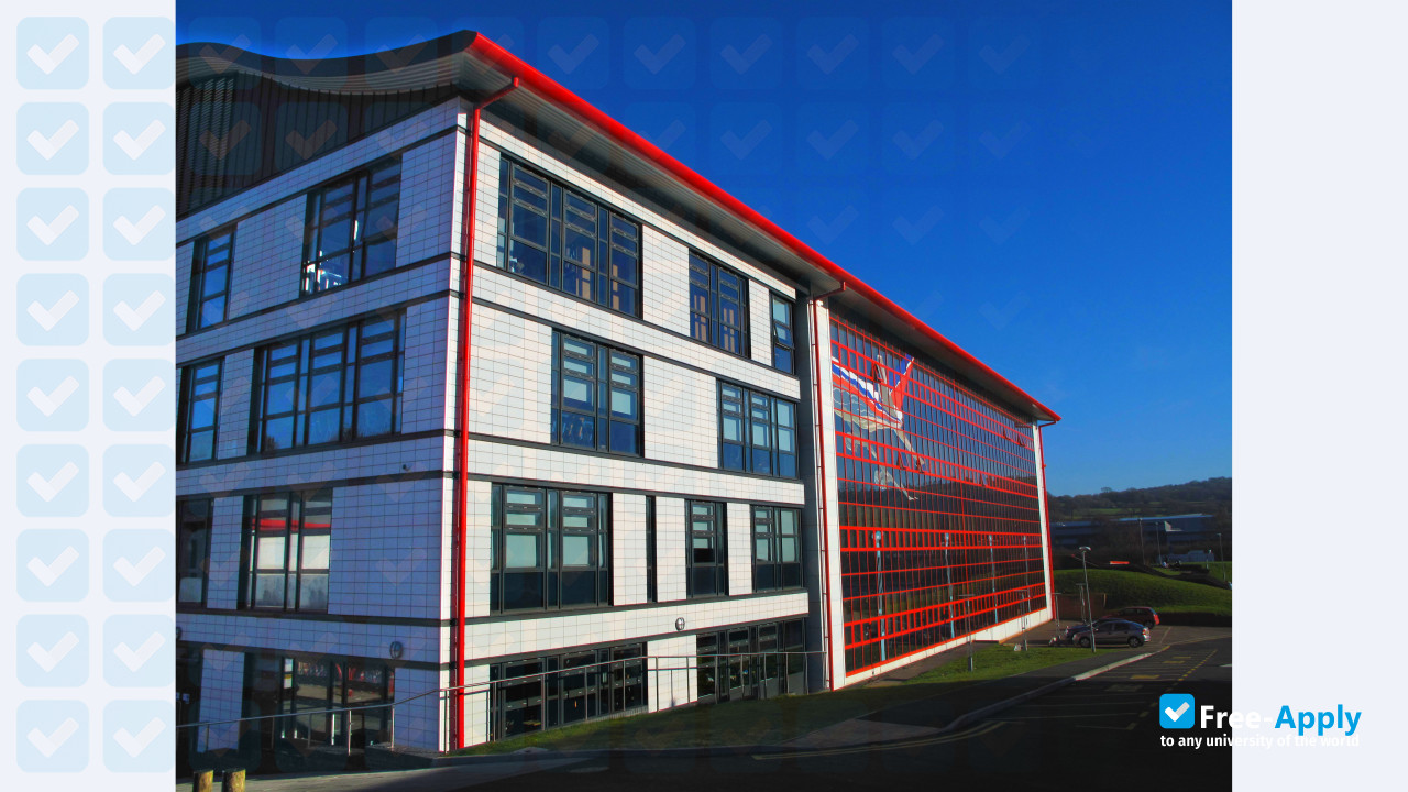 Ystrad Mynach College photo #4