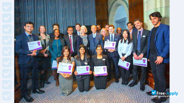 Foto de la Manchester Business School #7