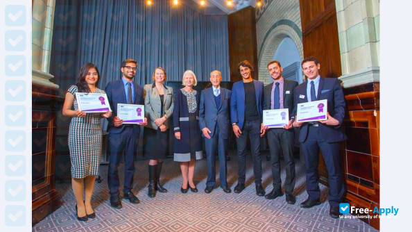 Foto de la Manchester Business School #5