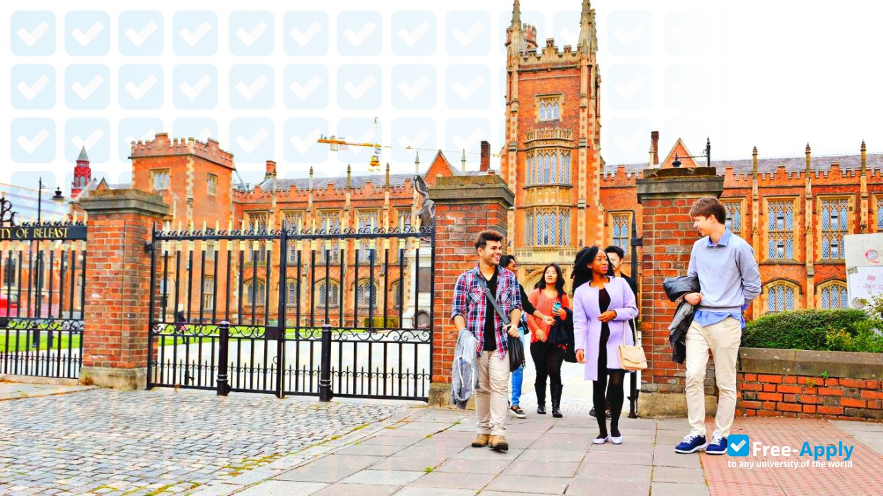 Foto de la Queen's University Belfast #5