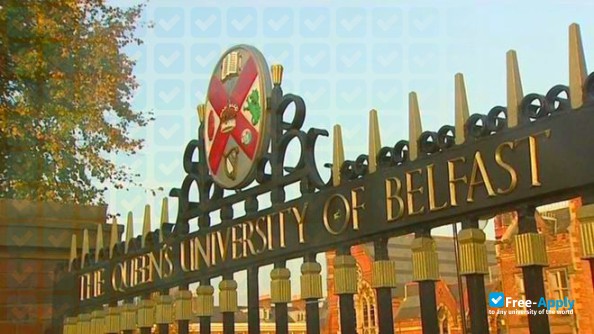 Foto de la Queen's University Belfast #4