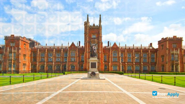 Foto de la Queen's University Belfast #9