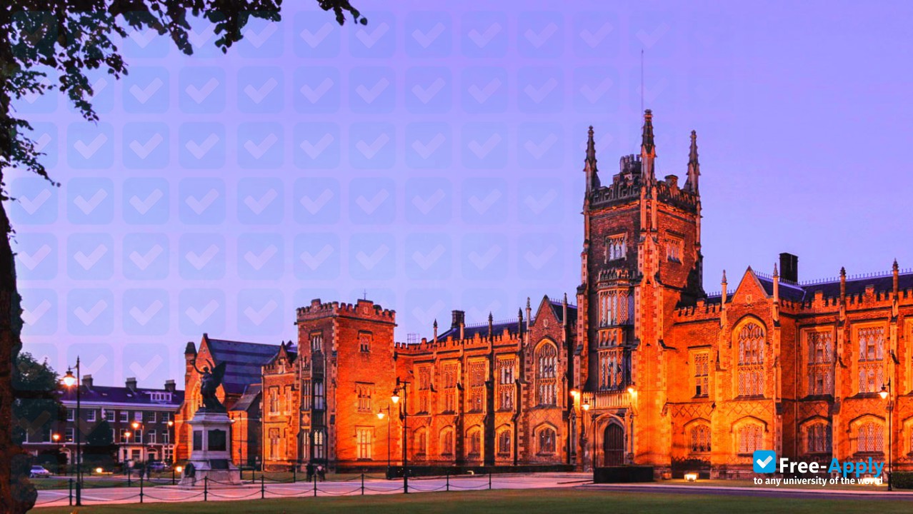 Foto de la Queen's University Belfast #7