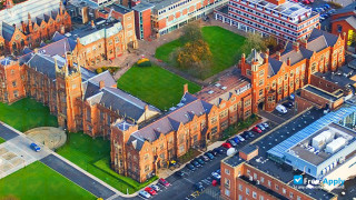 Queen's University Belfast thumbnail #2